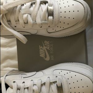 Air Force 1 Nike shoes all white